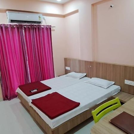 Hotel Aaditya Palace Bhusawal Экстерьер фото