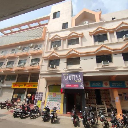 Hotel Aaditya Palace Bhusawal Экстерьер фото